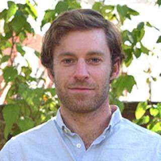 headshot of zach hines